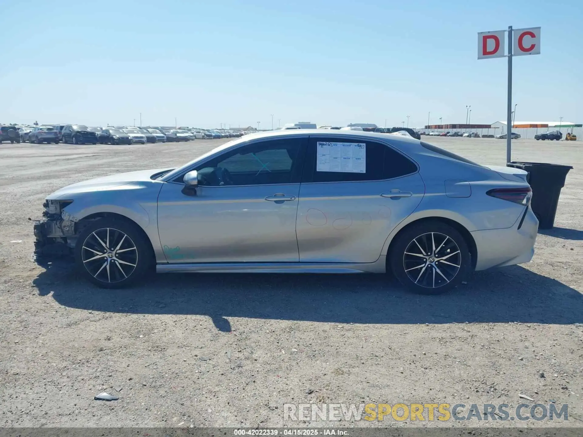 14 Photograph of a damaged car 4T1G11AKXMU555341 TOYOTA CAMRY 2021