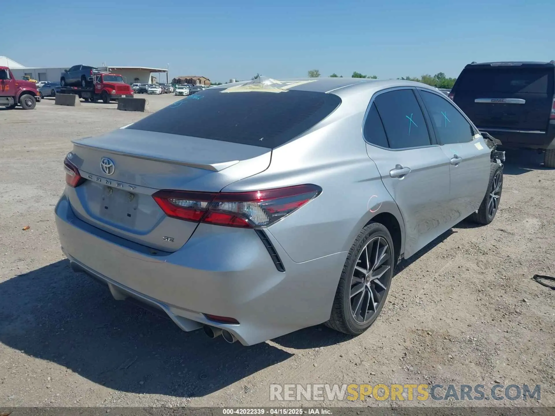 4 Photograph of a damaged car 4T1G11AKXMU555341 TOYOTA CAMRY 2021