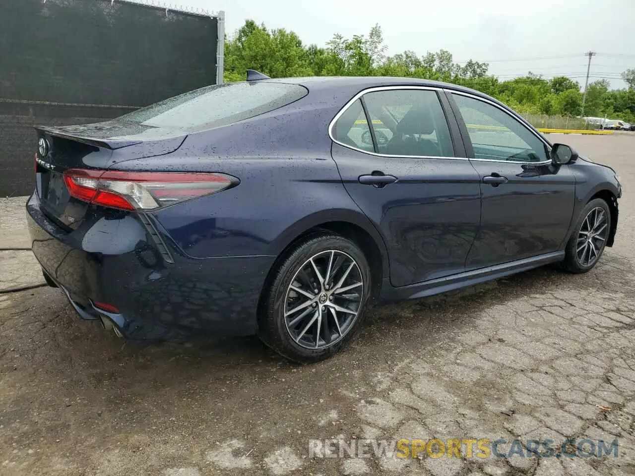3 Photograph of a damaged car 4T1G11AKXMU559874 TOYOTA CAMRY 2021