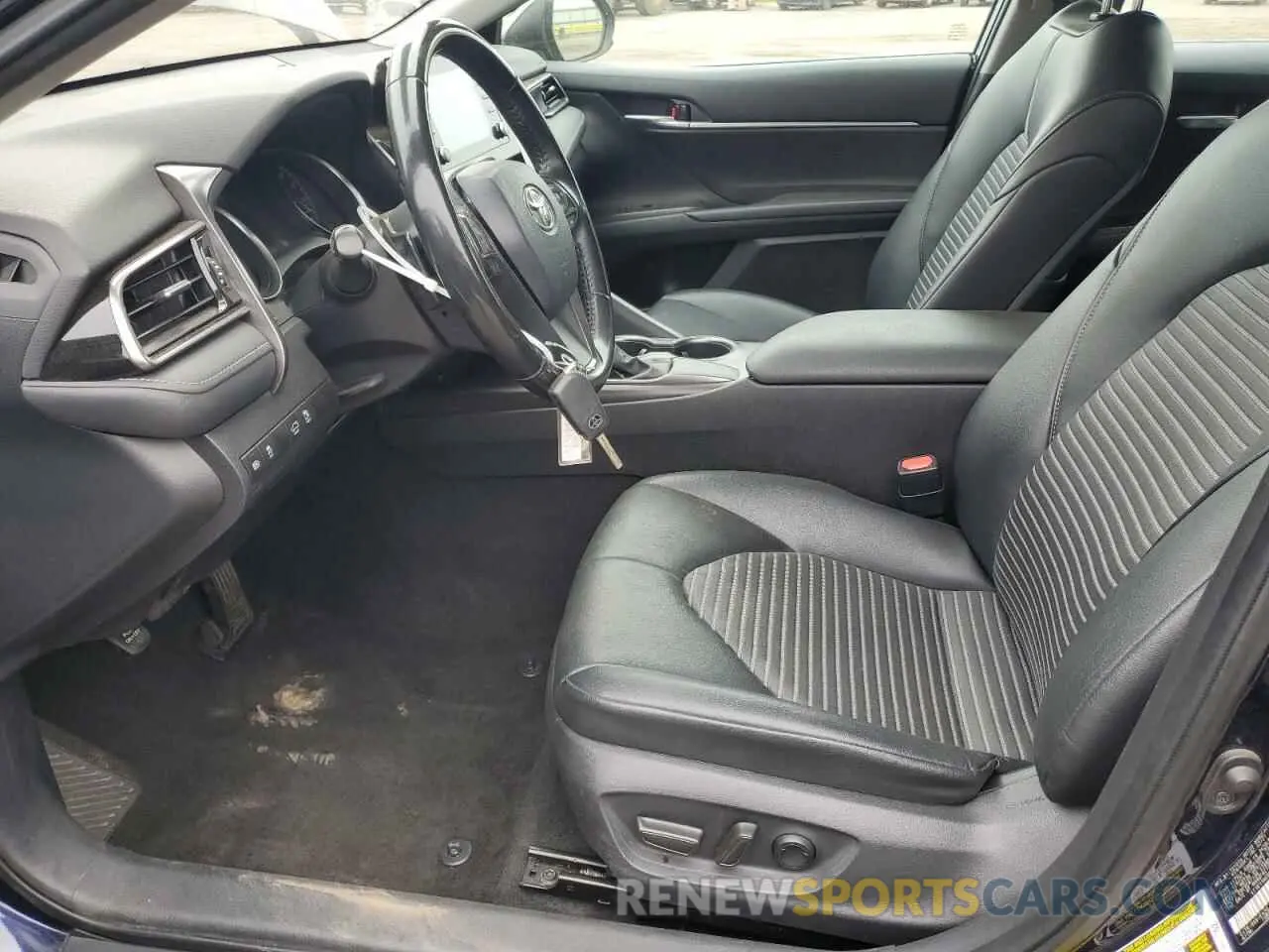 7 Photograph of a damaged car 4T1G11AKXMU559874 TOYOTA CAMRY 2021