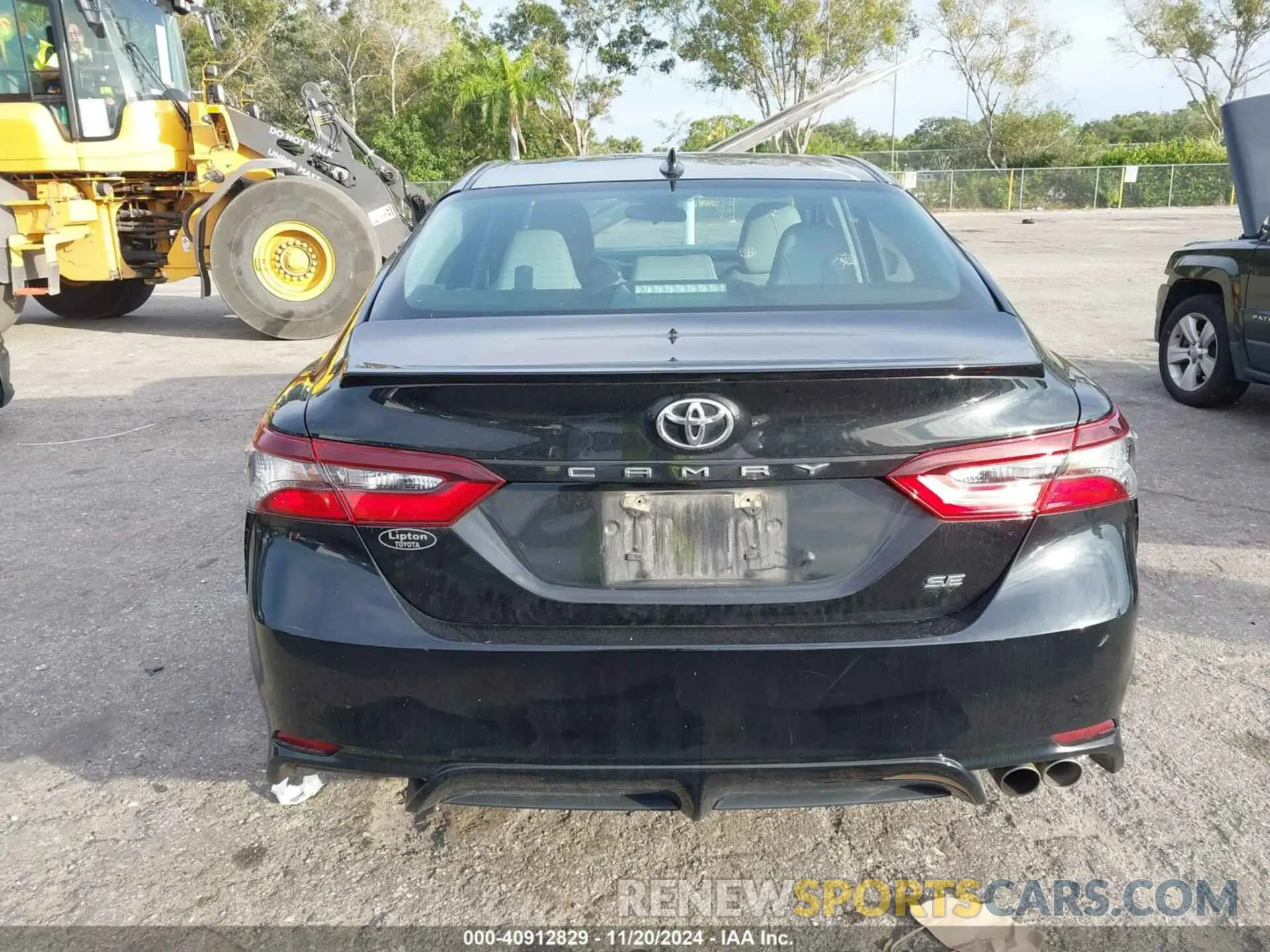 16 Photograph of a damaged car 4T1G11AKXMU560622 TOYOTA CAMRY 2021