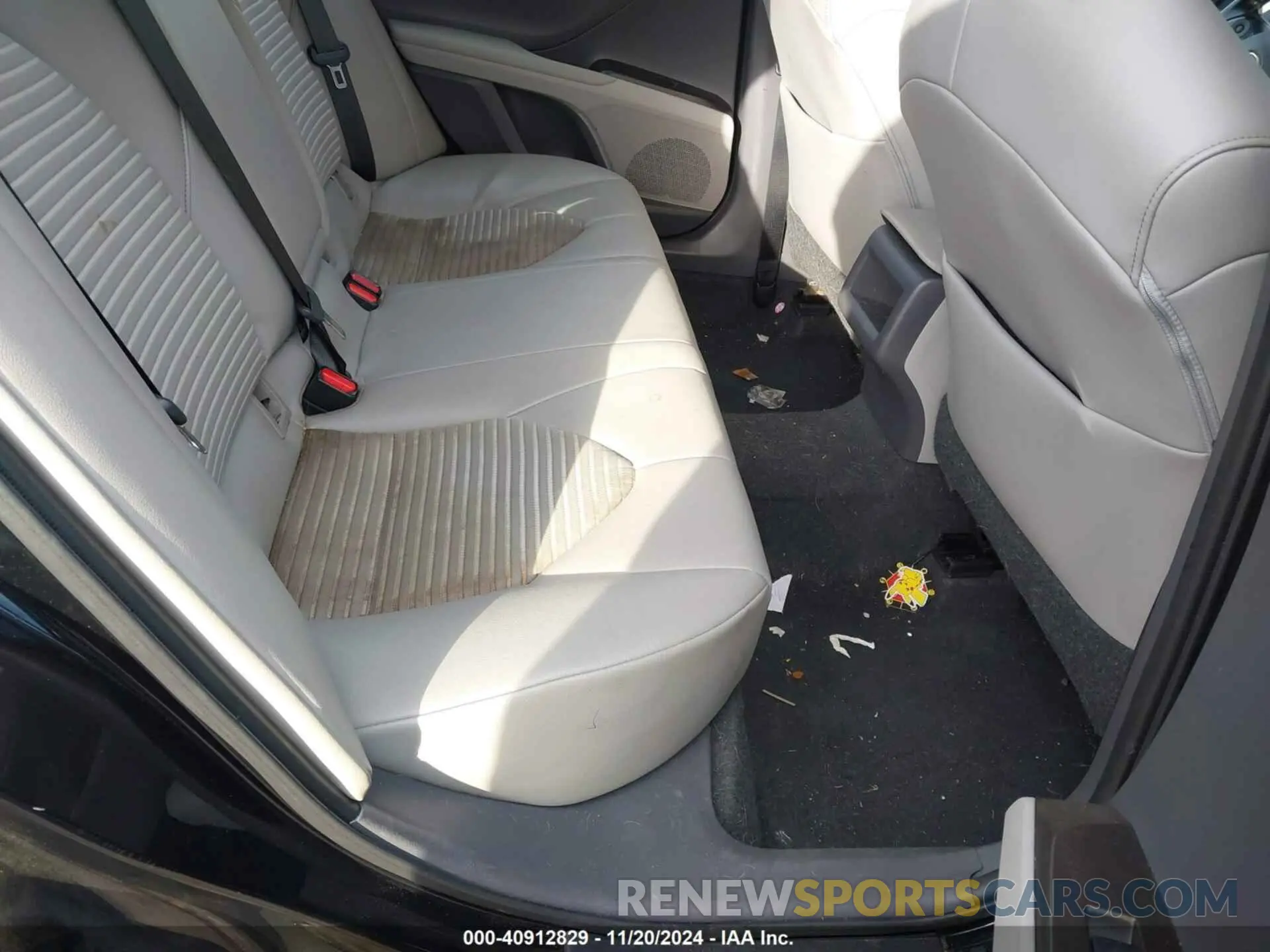 8 Photograph of a damaged car 4T1G11AKXMU560622 TOYOTA CAMRY 2021