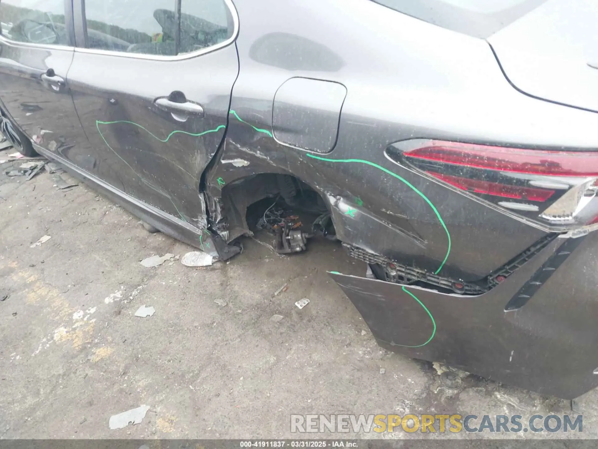6 Photograph of a damaged car 4T1G11AKXMU562225 TOYOTA CAMRY 2021