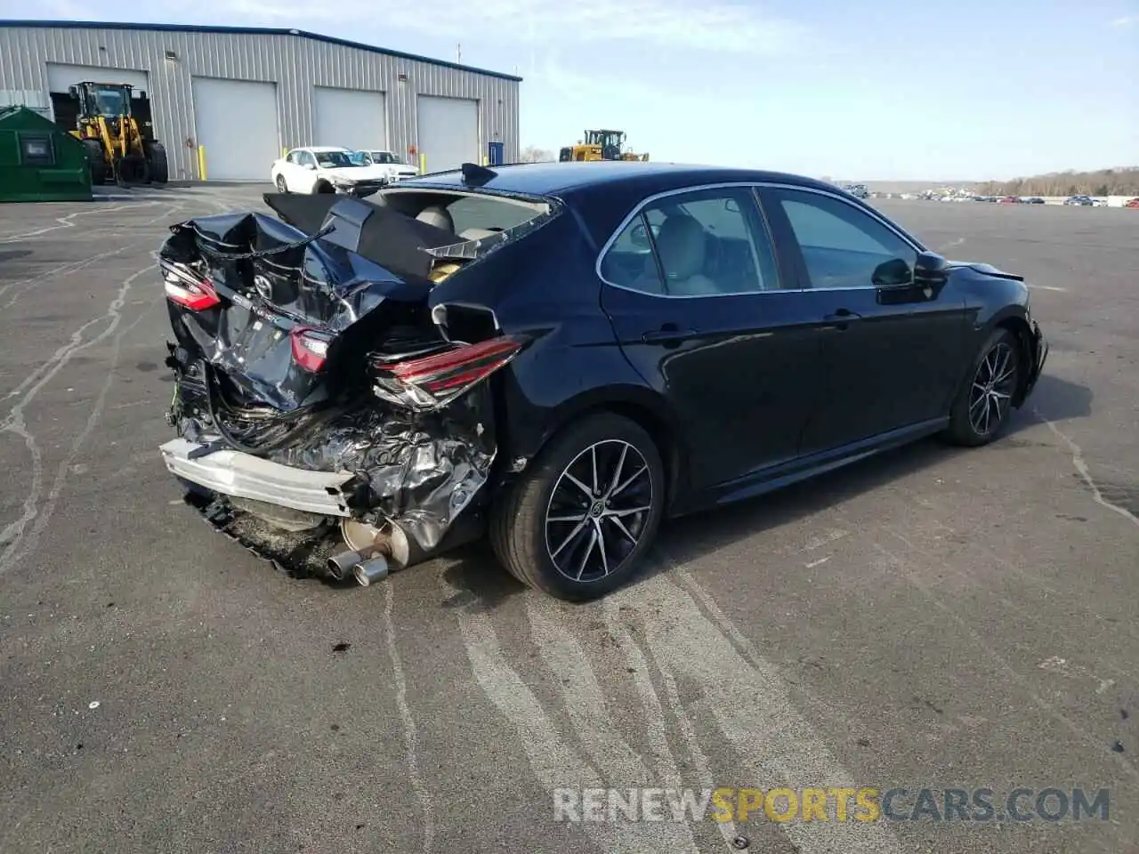 4 Photograph of a damaged car 4T1G11AKXMU566789 TOYOTA CAMRY 2021