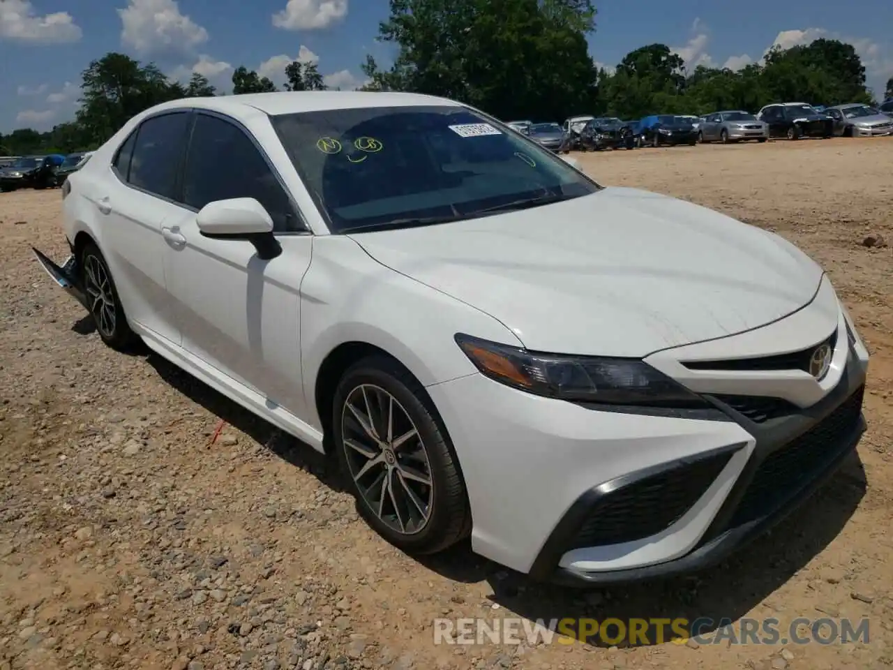 1 Photograph of a damaged car 4T1G11AKXMU569269 TOYOTA CAMRY 2021