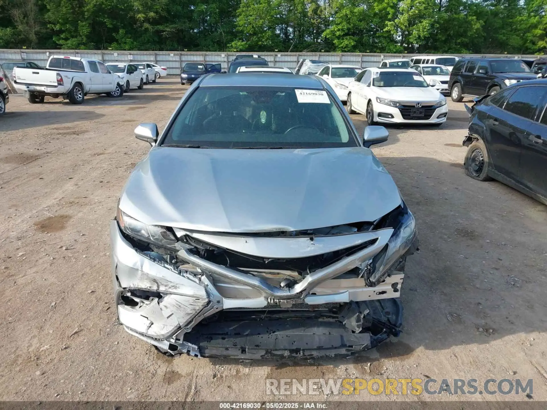 12 Photograph of a damaged car 4T1G11AKXMU581972 TOYOTA CAMRY 2021