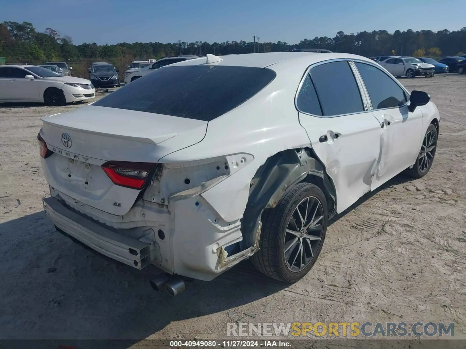 4 Photograph of a damaged car 4T1G11AKXMU588517 TOYOTA CAMRY 2021
