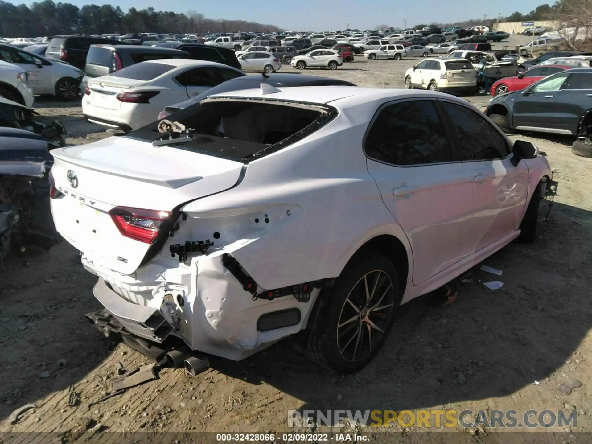 4 Photograph of a damaged car 4T1G11AKXMU606580 TOYOTA CAMRY 2021