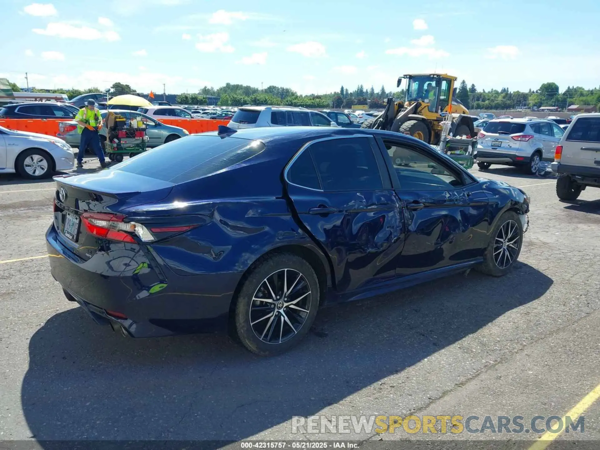 4 Photograph of a damaged car 4T1G11BK0MU035020 TOYOTA CAMRY 2021