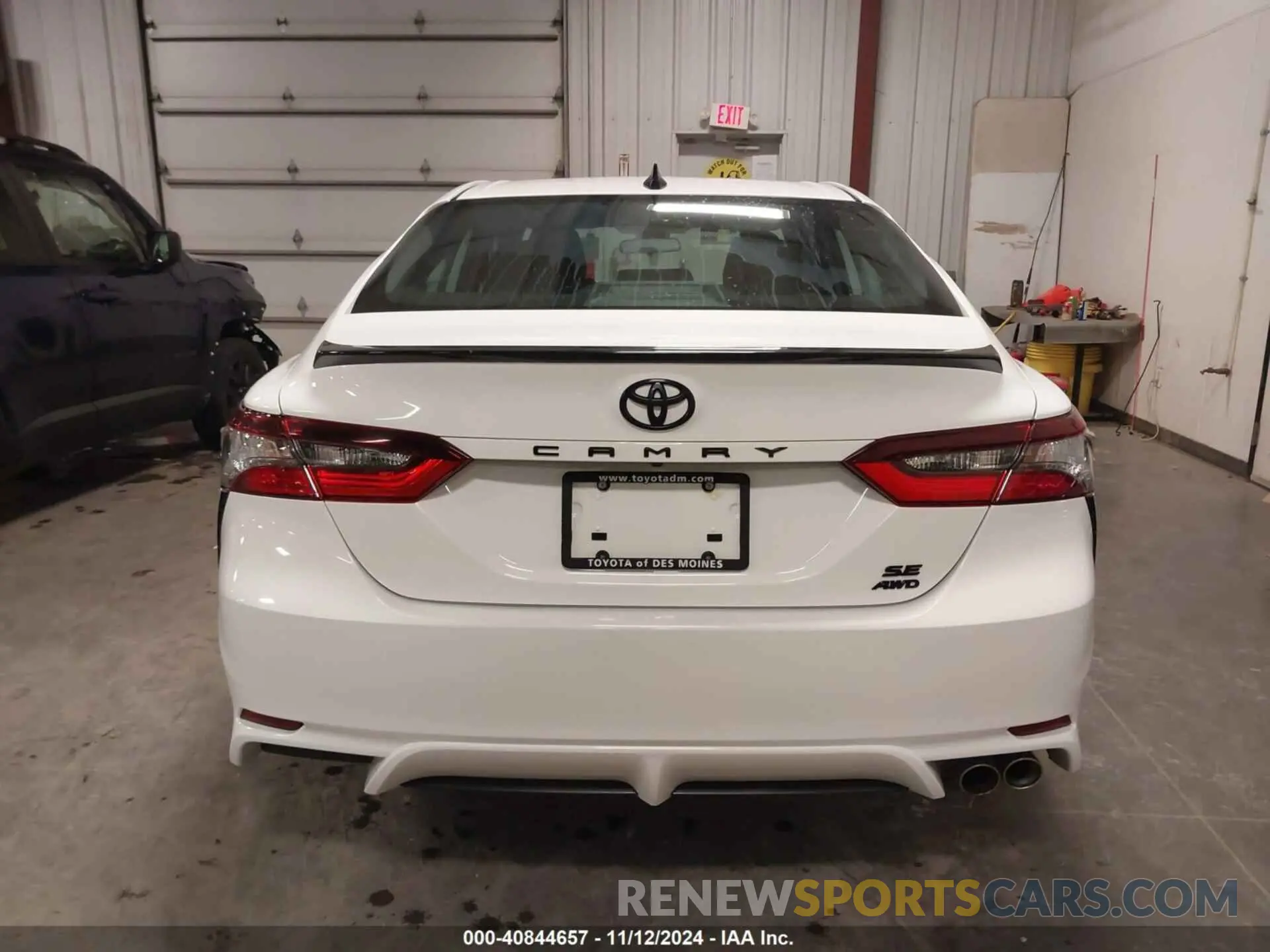 16 Photograph of a damaged car 4T1G11BK2MU040252 TOYOTA CAMRY 2021