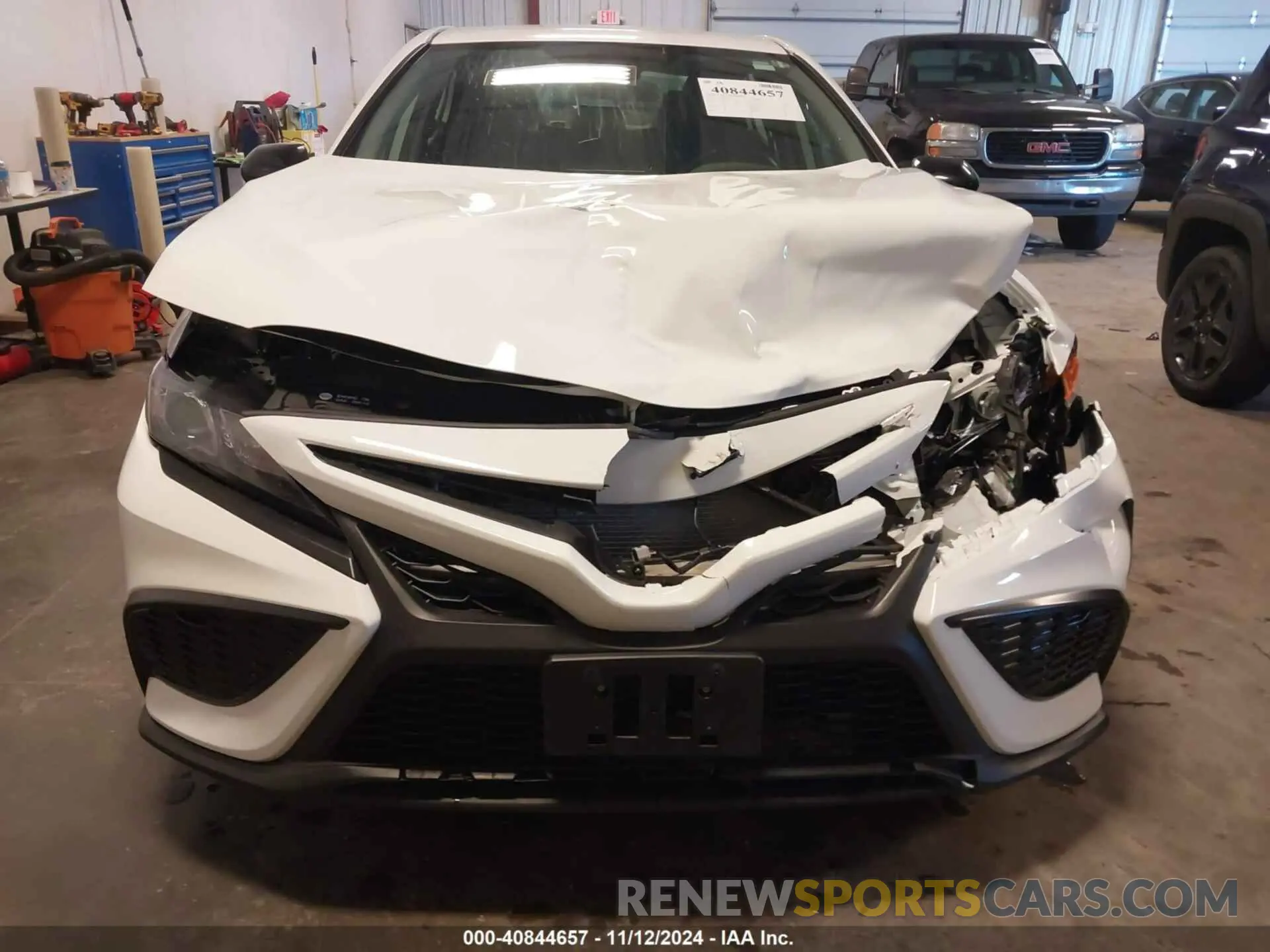 6 Photograph of a damaged car 4T1G11BK2MU040252 TOYOTA CAMRY 2021