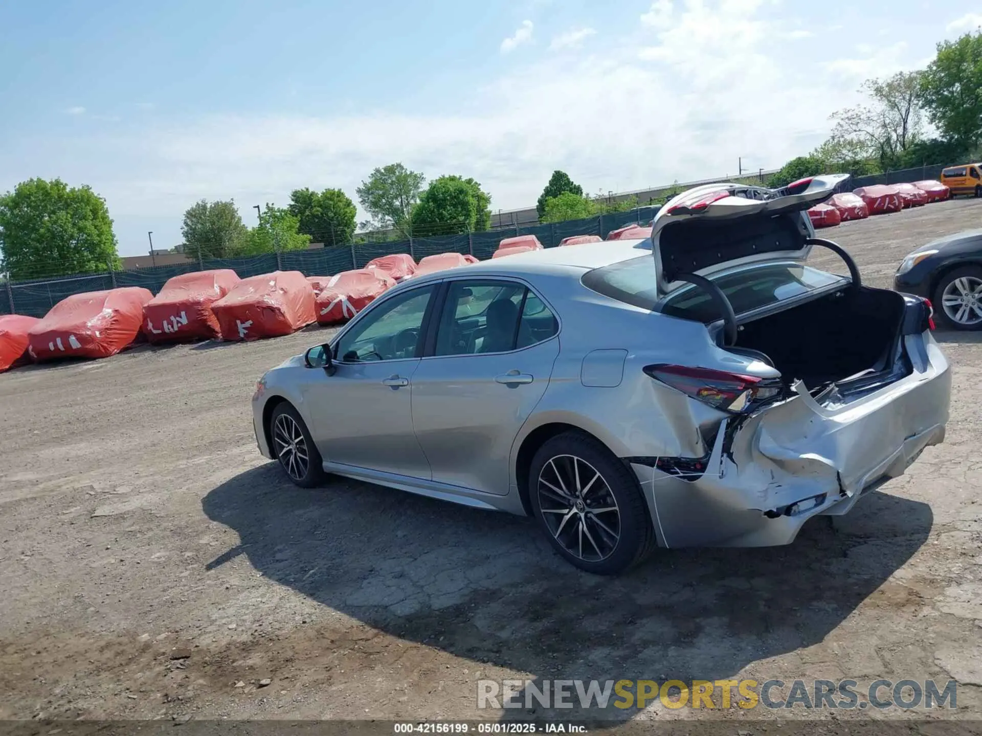 3 Photograph of a damaged car 4T1G11BK4MU033349 TOYOTA CAMRY 2021