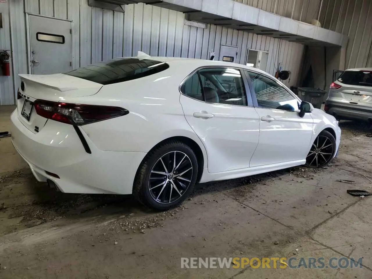 3 Photograph of a damaged car 4T1G11BK6MU032753 TOYOTA CAMRY 2021