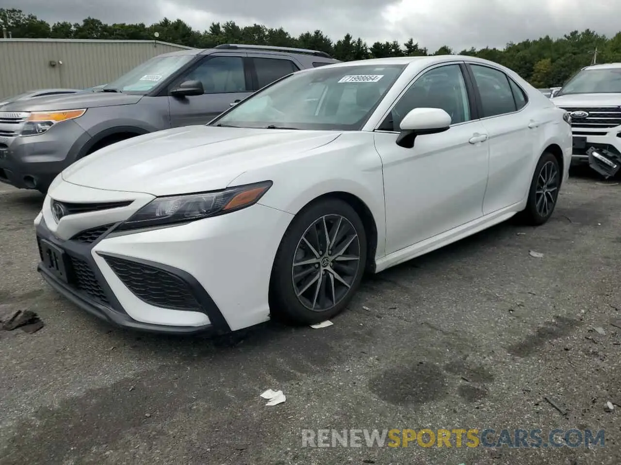 1 Photograph of a damaged car 4T1G11BK6MU036690 TOYOTA CAMRY 2021