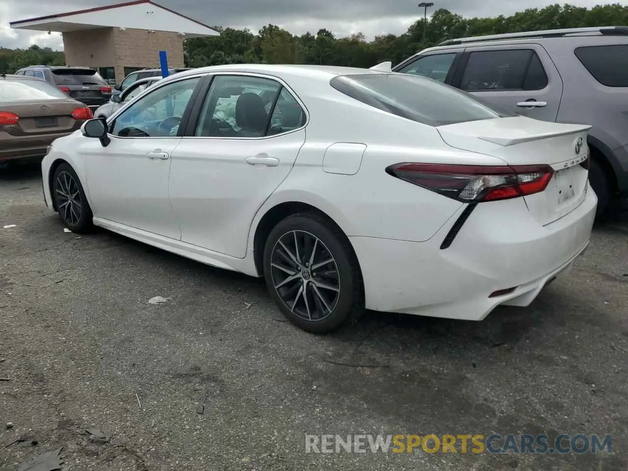2 Photograph of a damaged car 4T1G11BK6MU036690 TOYOTA CAMRY 2021