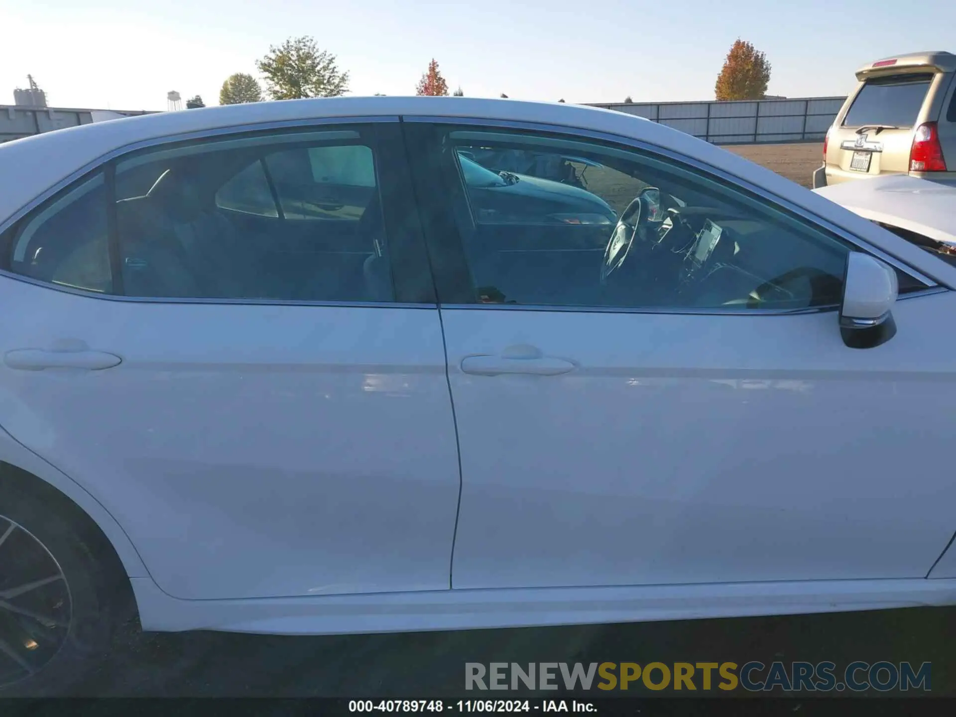 14 Photograph of a damaged car 4T1G11BK7MU034964 TOYOTA CAMRY 2021