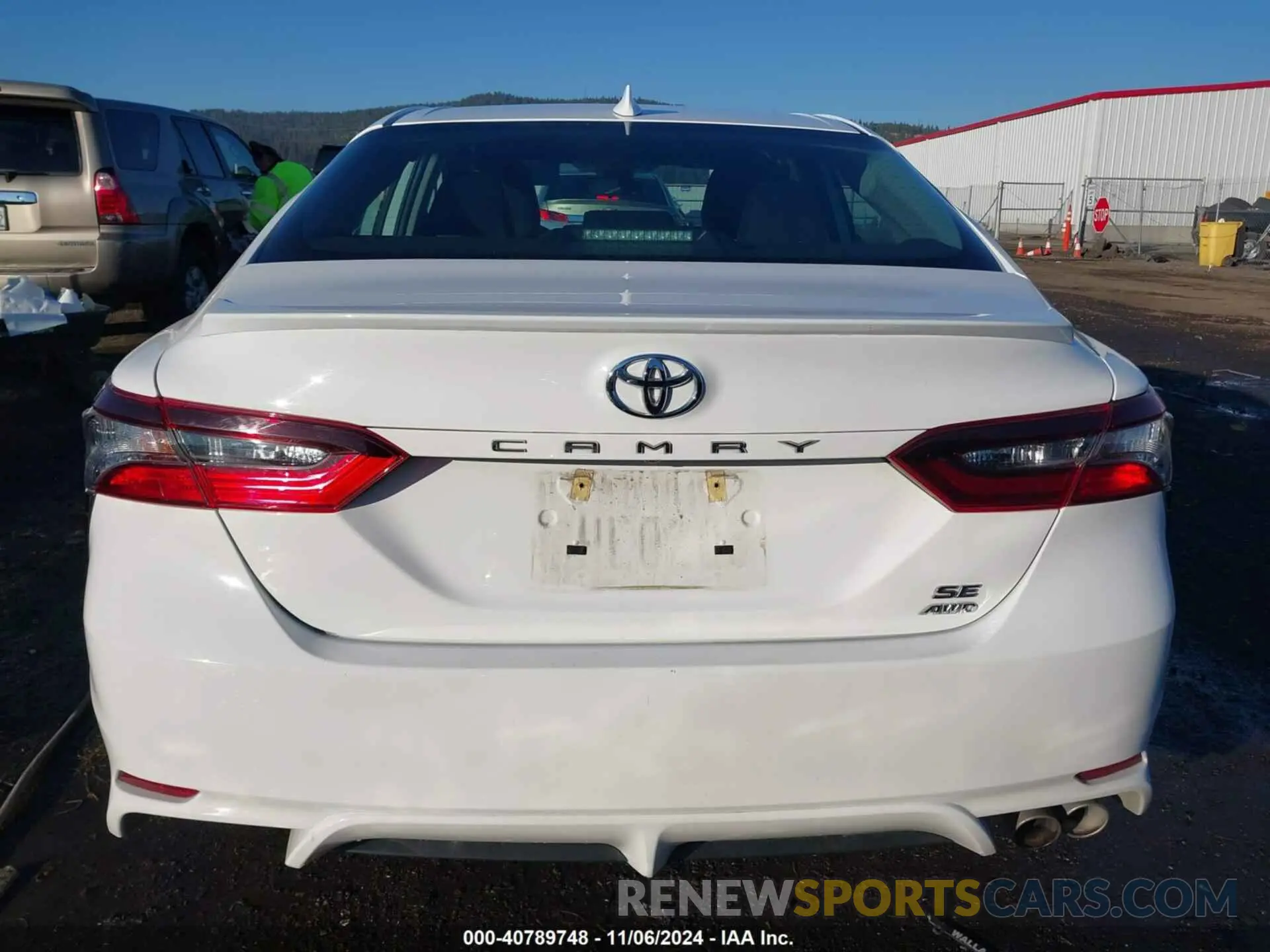 17 Photograph of a damaged car 4T1G11BK7MU034964 TOYOTA CAMRY 2021