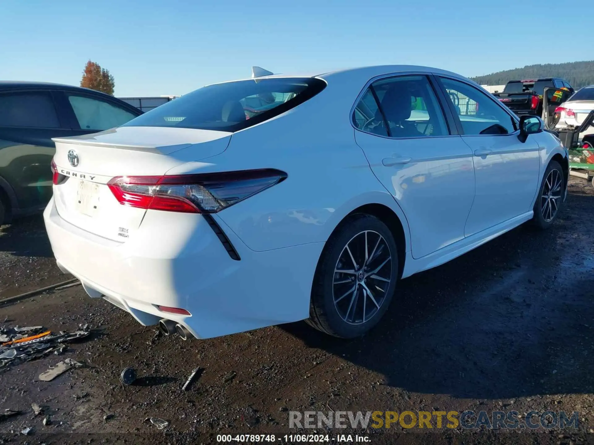 4 Photograph of a damaged car 4T1G11BK7MU034964 TOYOTA CAMRY 2021