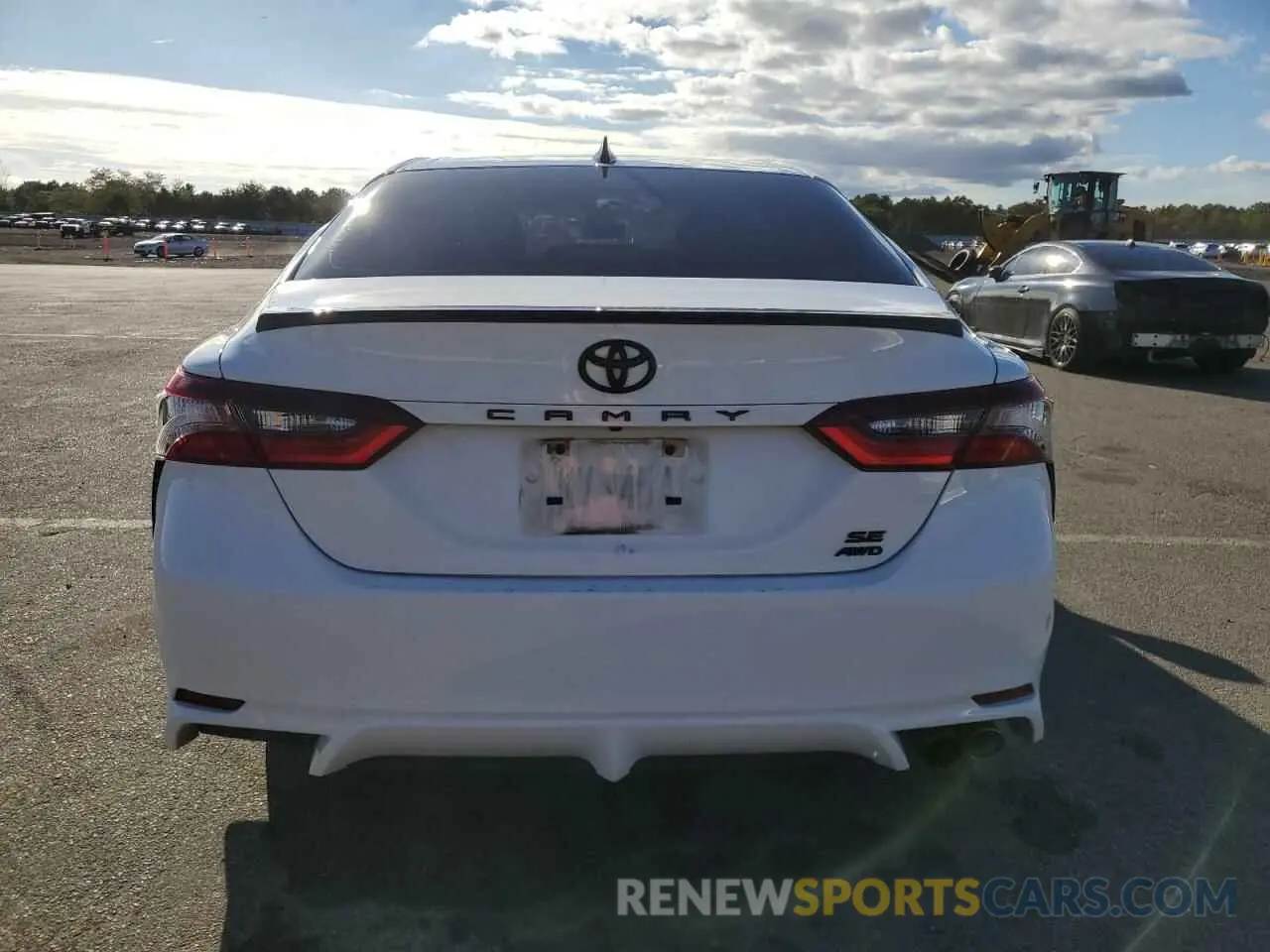 6 Photograph of a damaged car 4T1G11BK9MU025733 TOYOTA CAMRY 2021