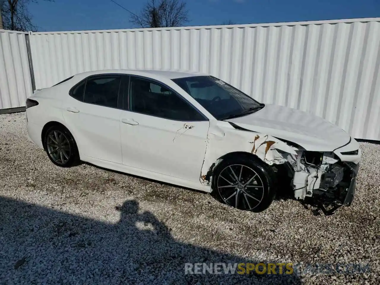 4 Photograph of a damaged car 4T1G11BKXMU023943 TOYOTA CAMRY 2021