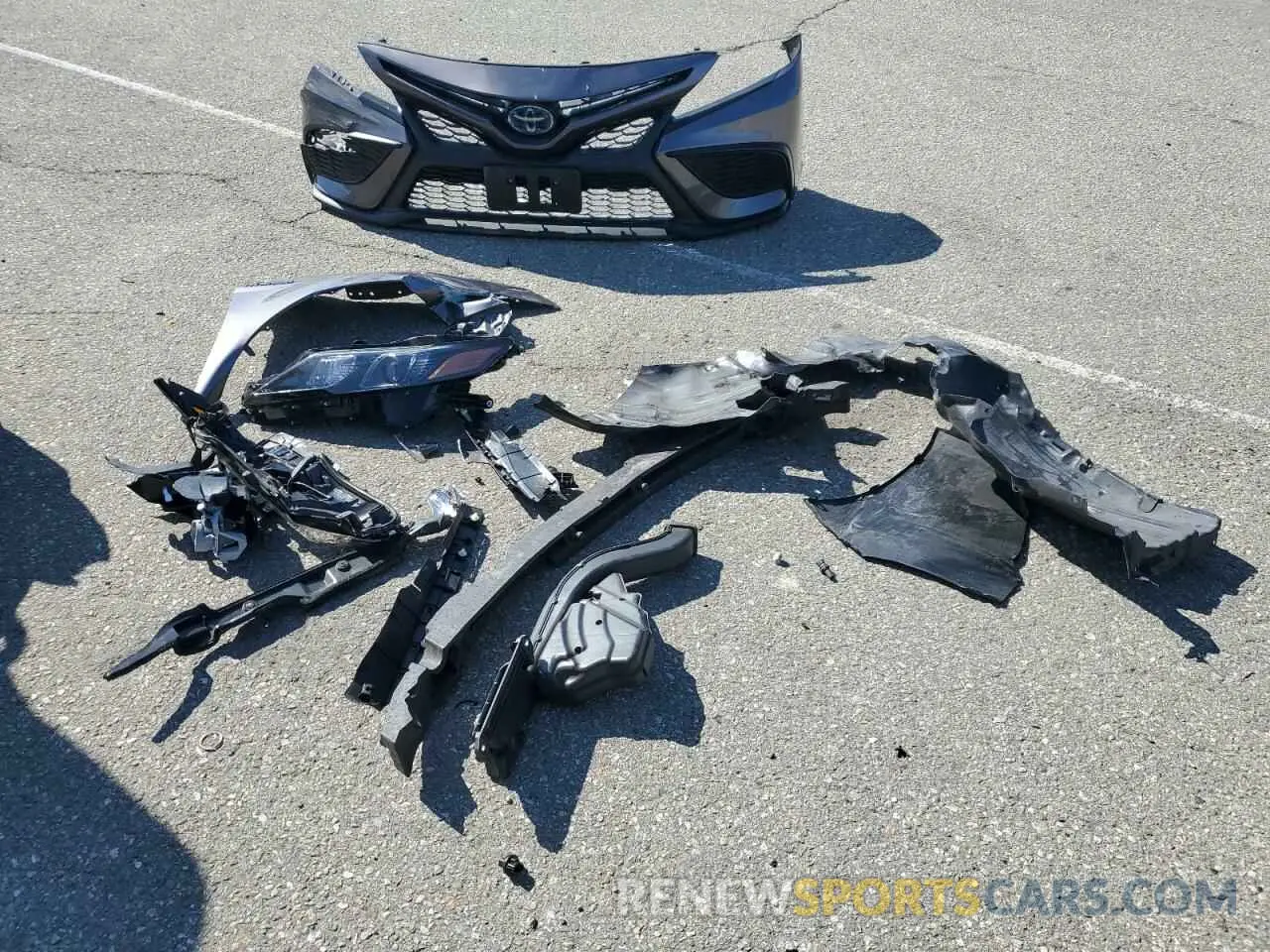 12 Photograph of a damaged car 4T1G31AK0MU564785 TOYOTA CAMRY 2021