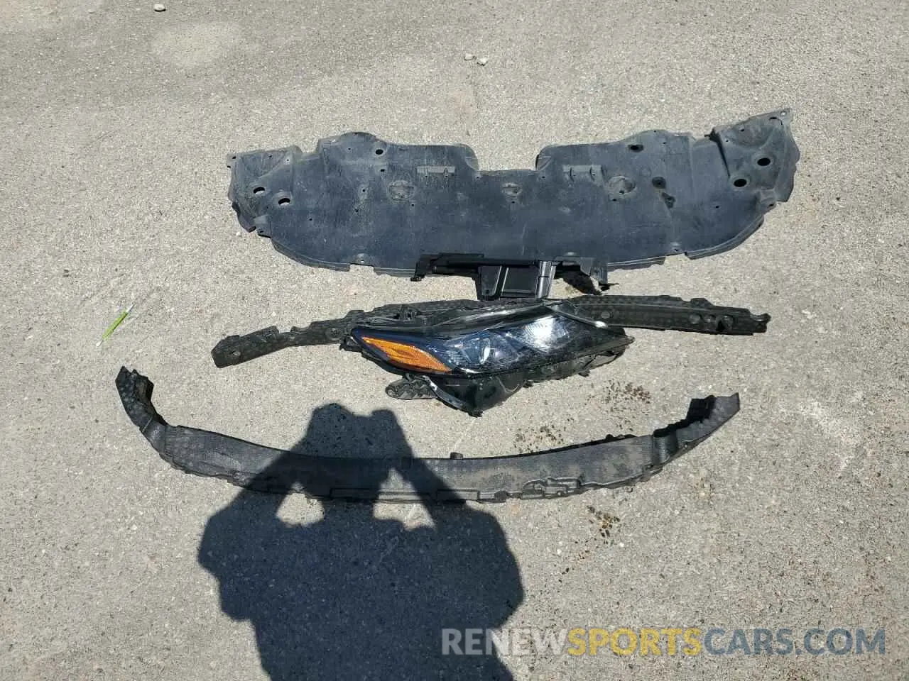 12 Photograph of a damaged car 4T1G31AK1MU030551 TOYOTA CAMRY 2021