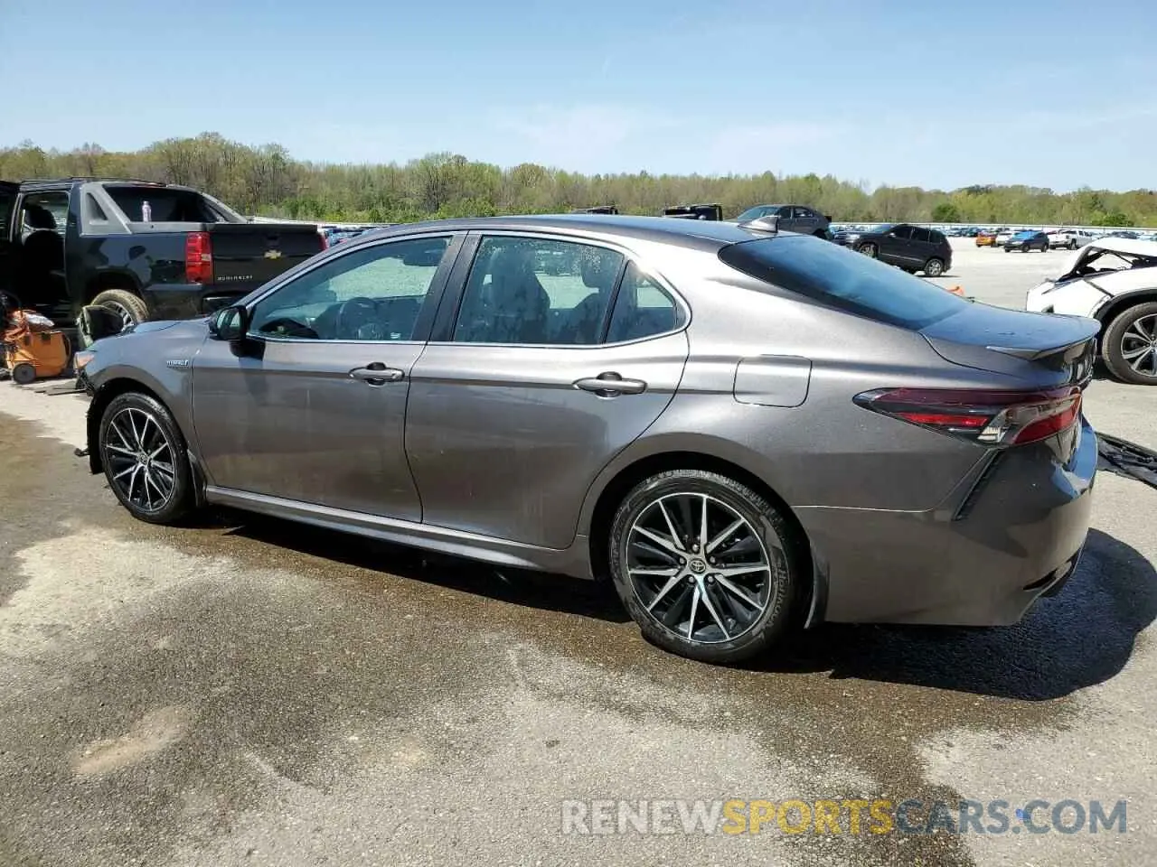 2 Photograph of a damaged car 4T1G31AK1MU030551 TOYOTA CAMRY 2021