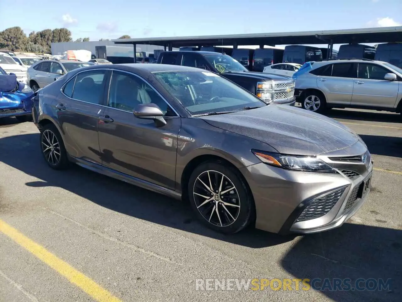 4 Photograph of a damaged car 4T1G31AK1MU556730 TOYOTA CAMRY 2021
