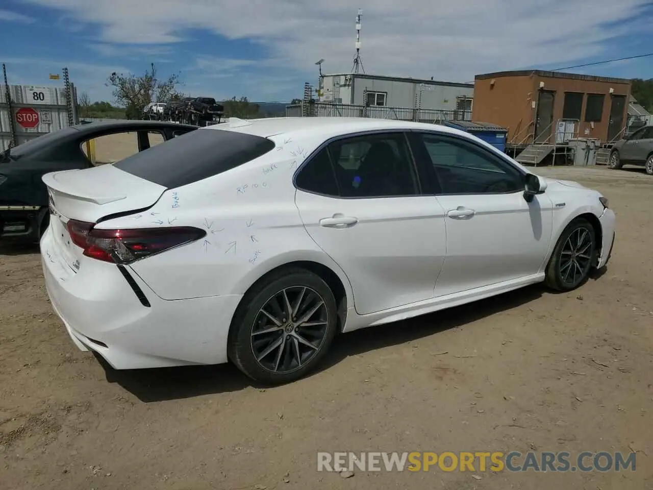 3 Photograph of a damaged car 4T1G31AK2MU028792 TOYOTA CAMRY 2021