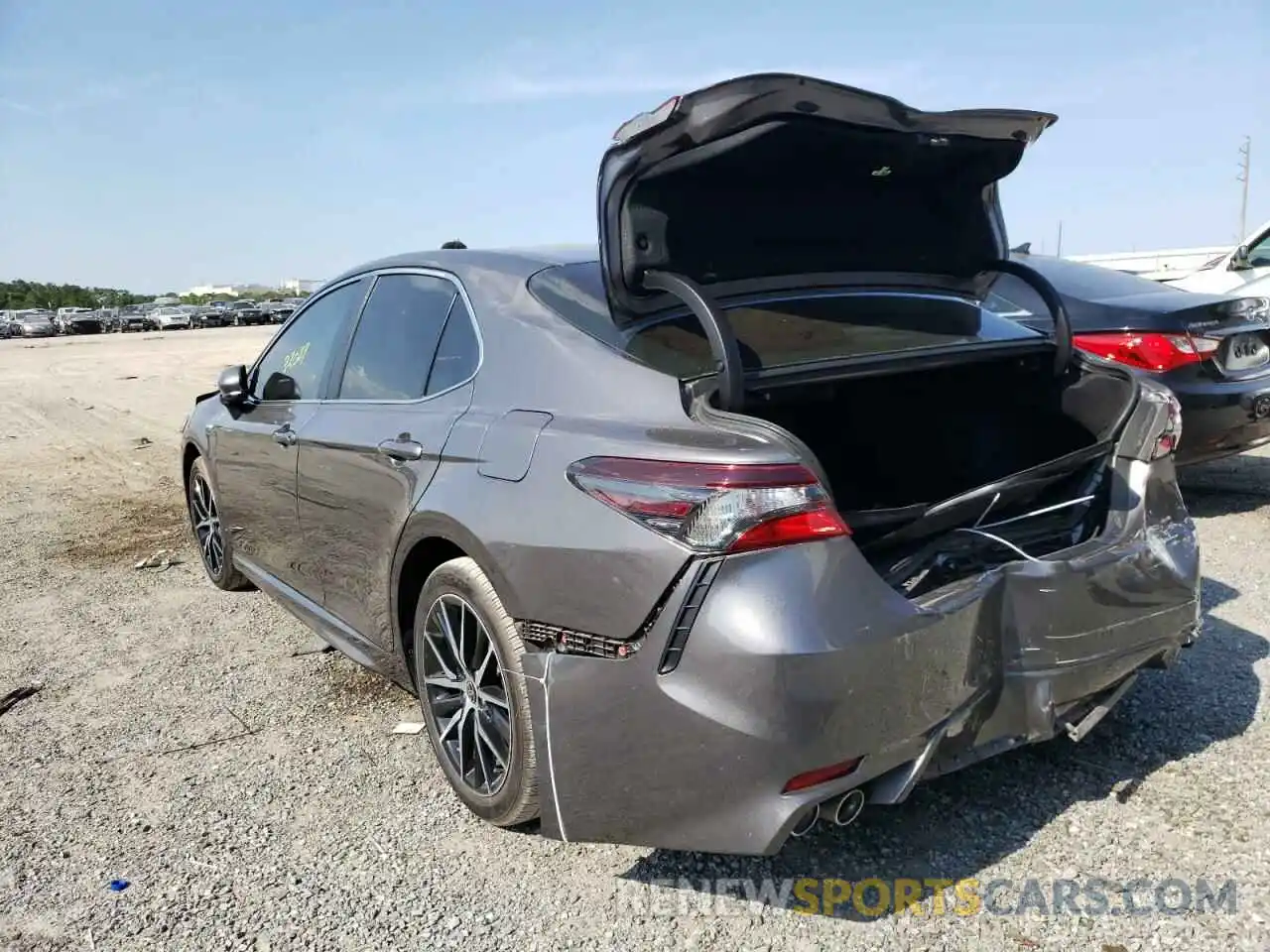 3 Photograph of a damaged car 4T1G31AK2MU558048 TOYOTA CAMRY 2021