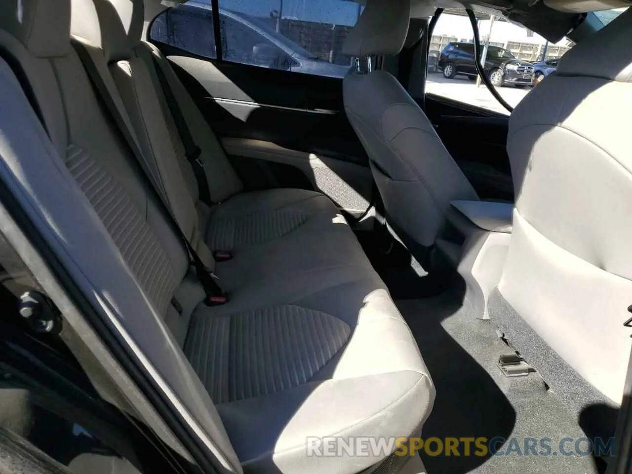 10 Photograph of a damaged car 4T1G31AK3MU031443 TOYOTA CAMRY 2021
