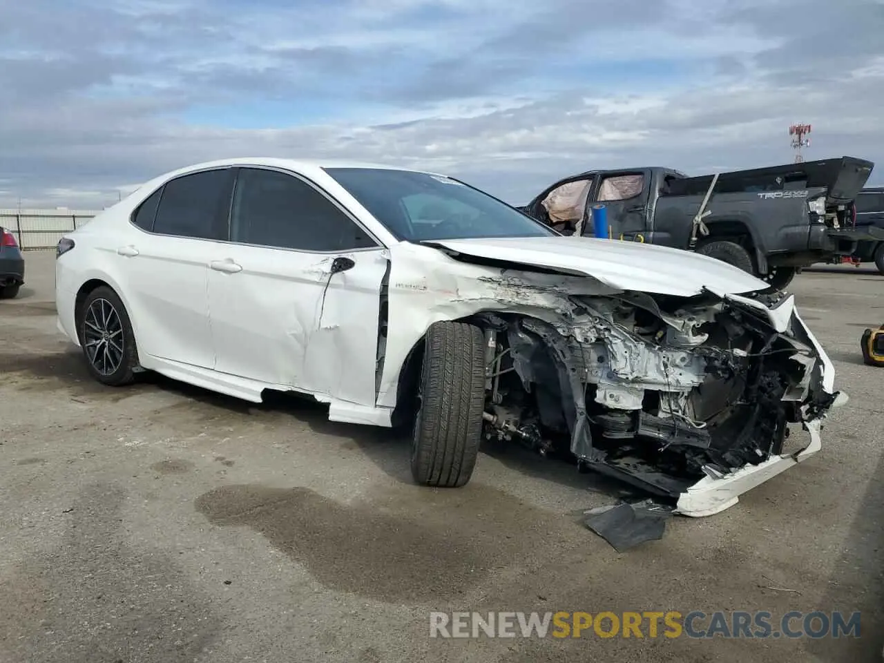 4 Photograph of a damaged car 4T1G31AK5MU559971 TOYOTA CAMRY 2021
