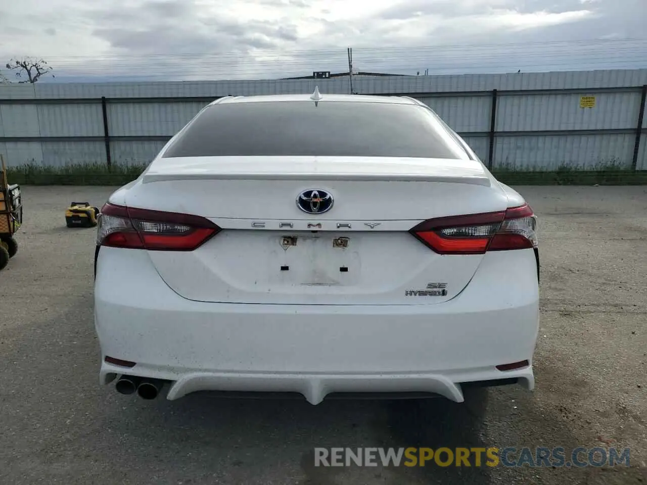 6 Photograph of a damaged car 4T1G31AK5MU559971 TOYOTA CAMRY 2021