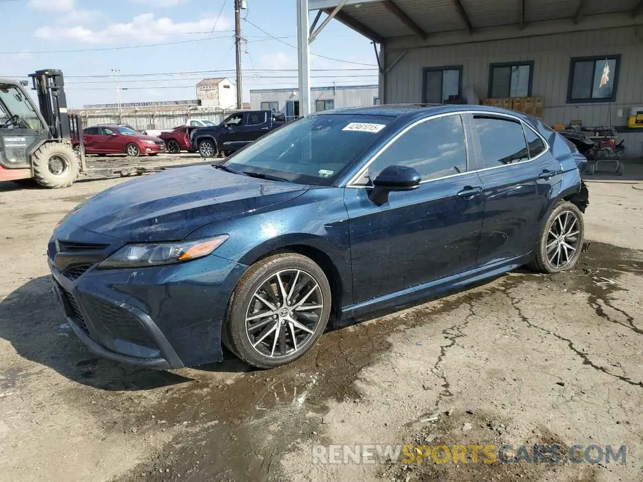 1 Photograph of a damaged car 4T1G31AK5MU565303 TOYOTA CAMRY 2021