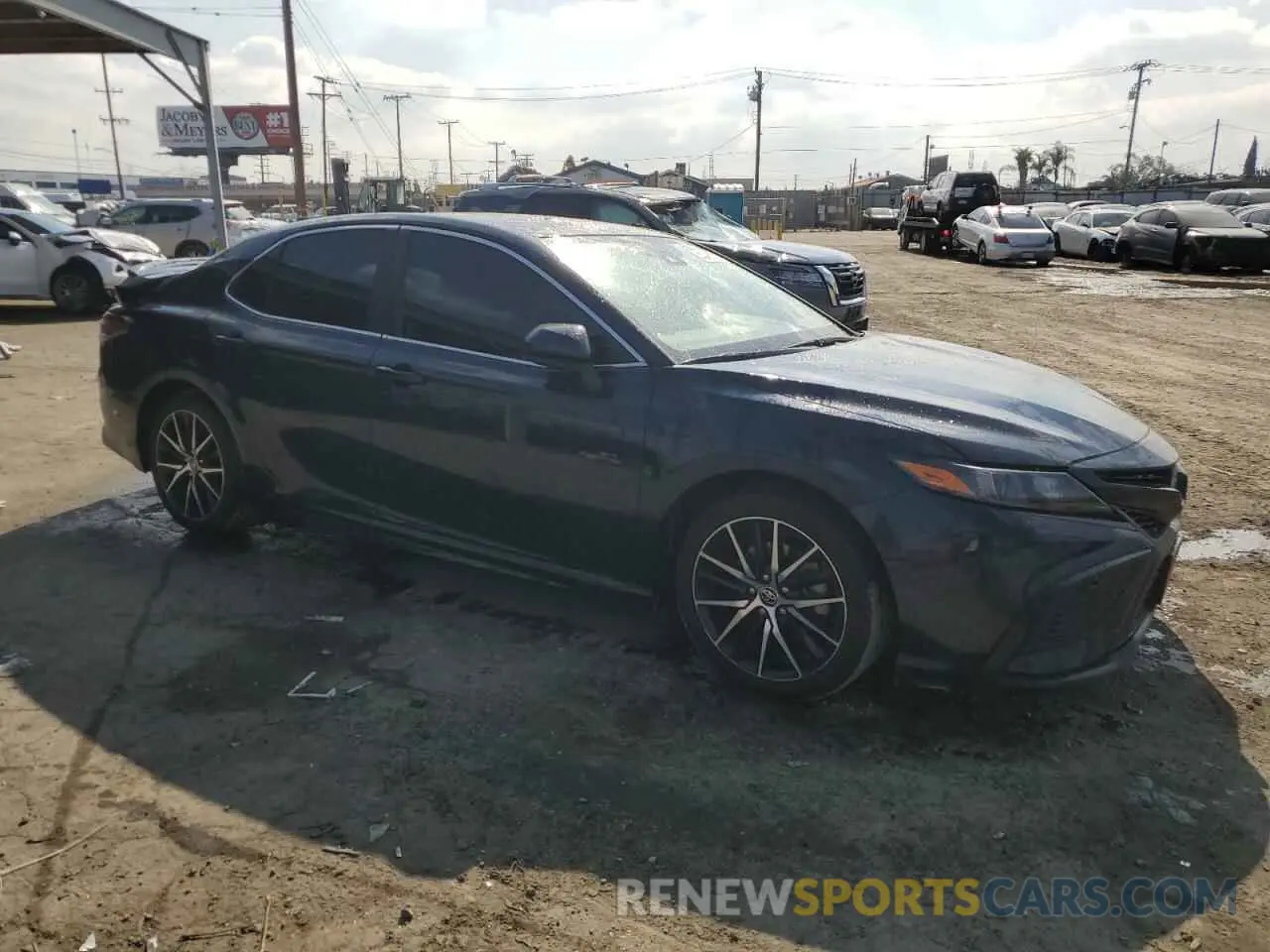 4 Photograph of a damaged car 4T1G31AK5MU565303 TOYOTA CAMRY 2021