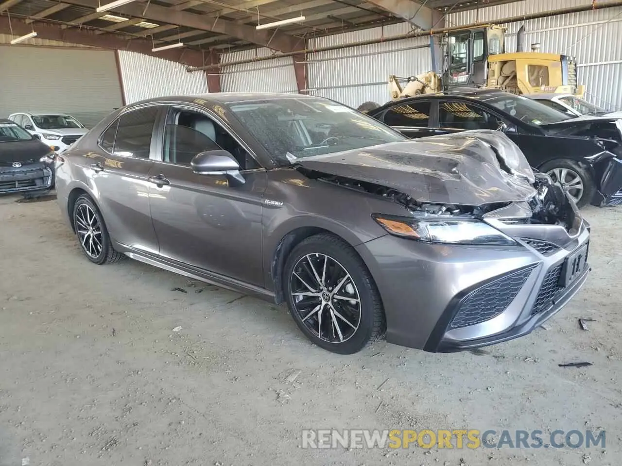 4 Photograph of a damaged car 4T1G31AK5MU566466 TOYOTA CAMRY 2021