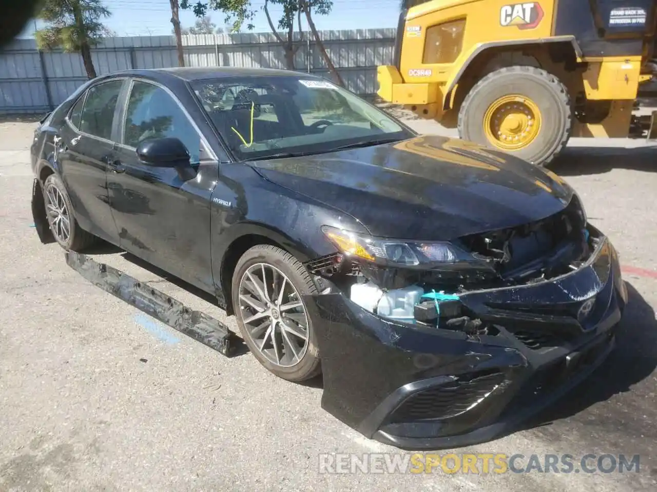 1 Photograph of a damaged car 4T1G31AK6MU556982 TOYOTA CAMRY 2021