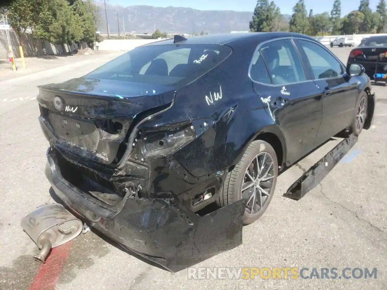 4 Photograph of a damaged car 4T1G31AK6MU556982 TOYOTA CAMRY 2021