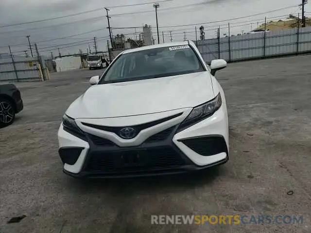 13 Photograph of a damaged car 4T1G31AK8MU025489 TOYOTA CAMRY 2021