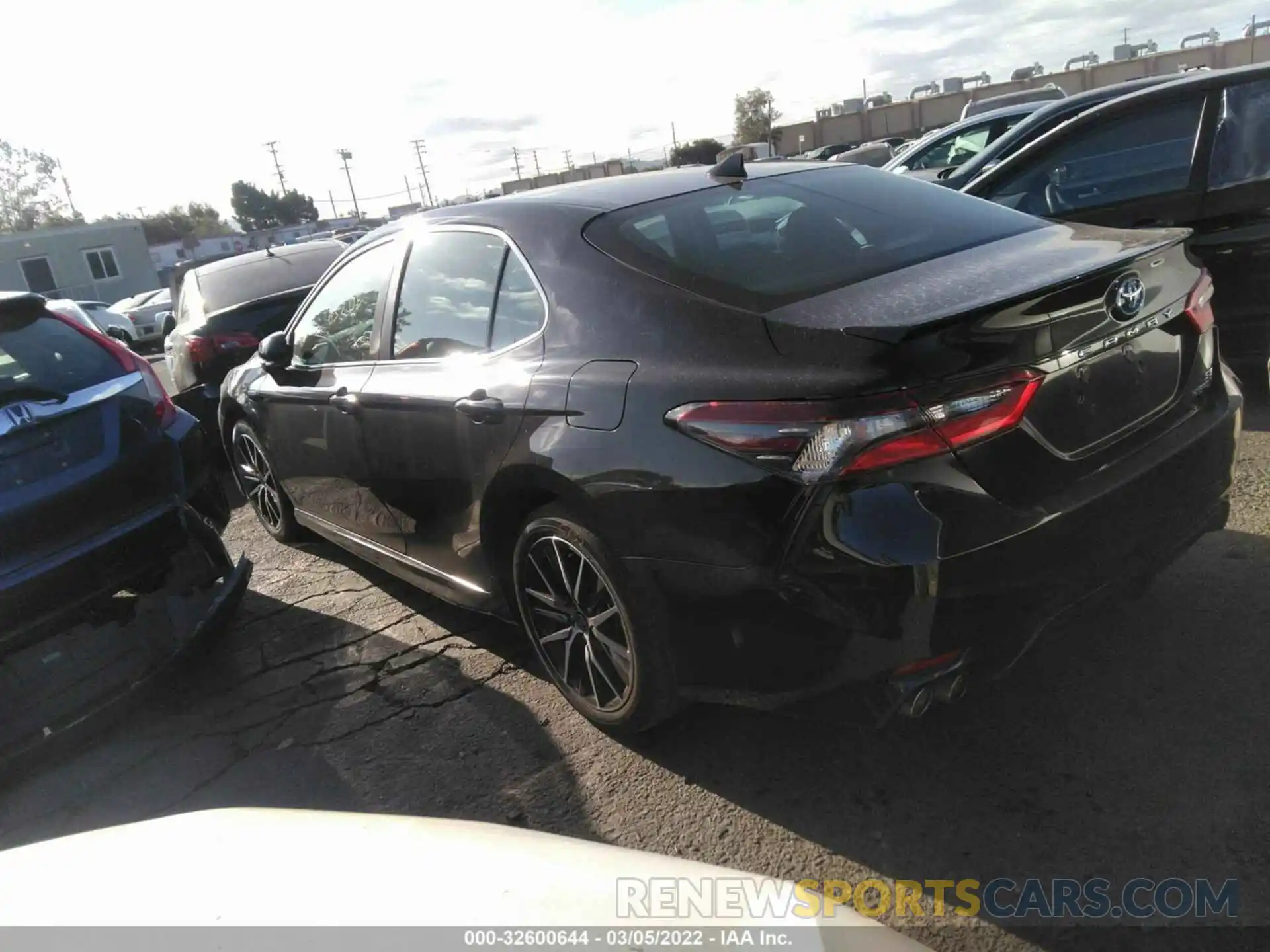 3 Photograph of a damaged car 4T1G31AK8MU027694 TOYOTA CAMRY 2021