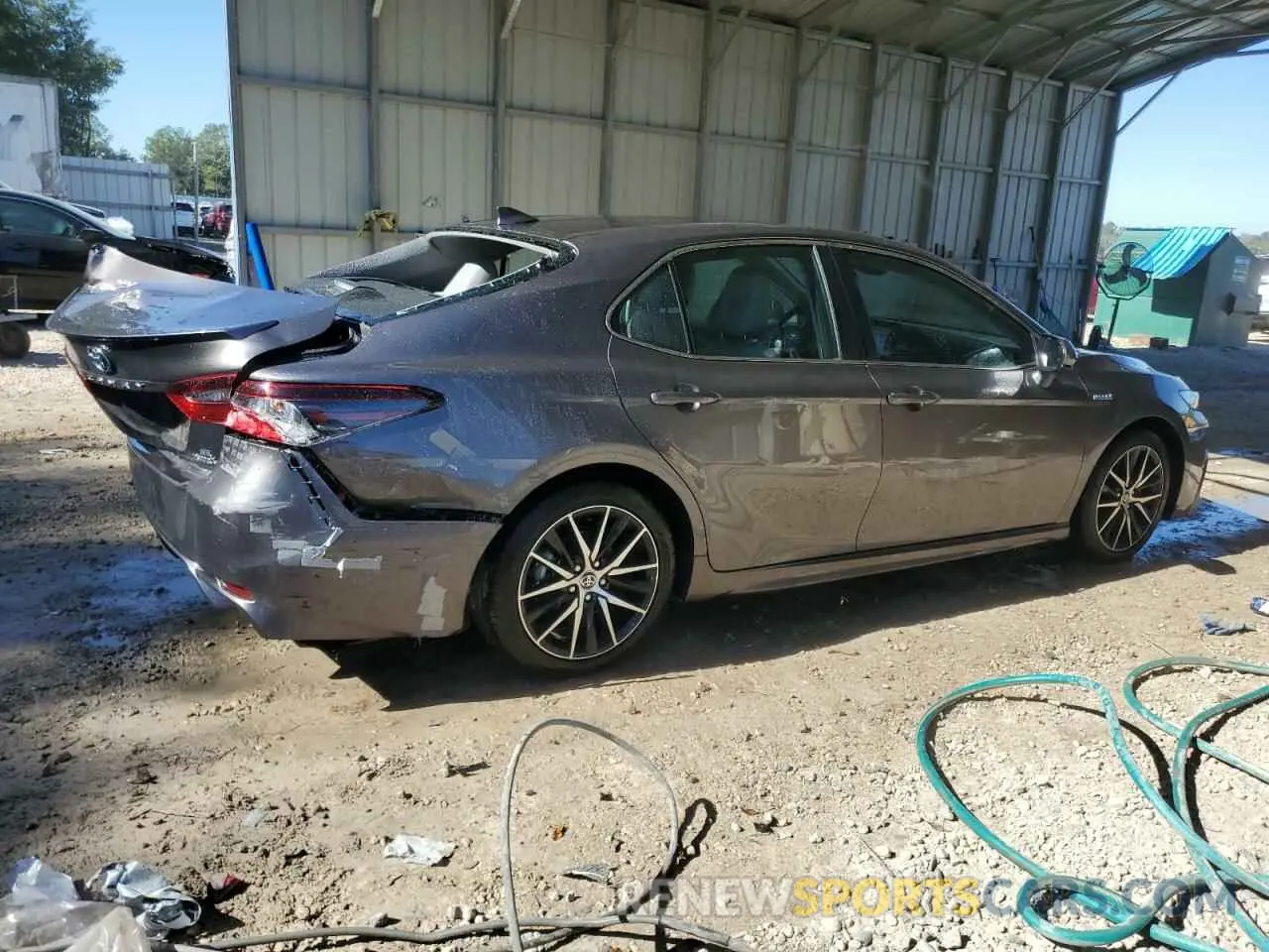 3 Photograph of a damaged car 4T1G31AK8MU558359 TOYOTA CAMRY 2021