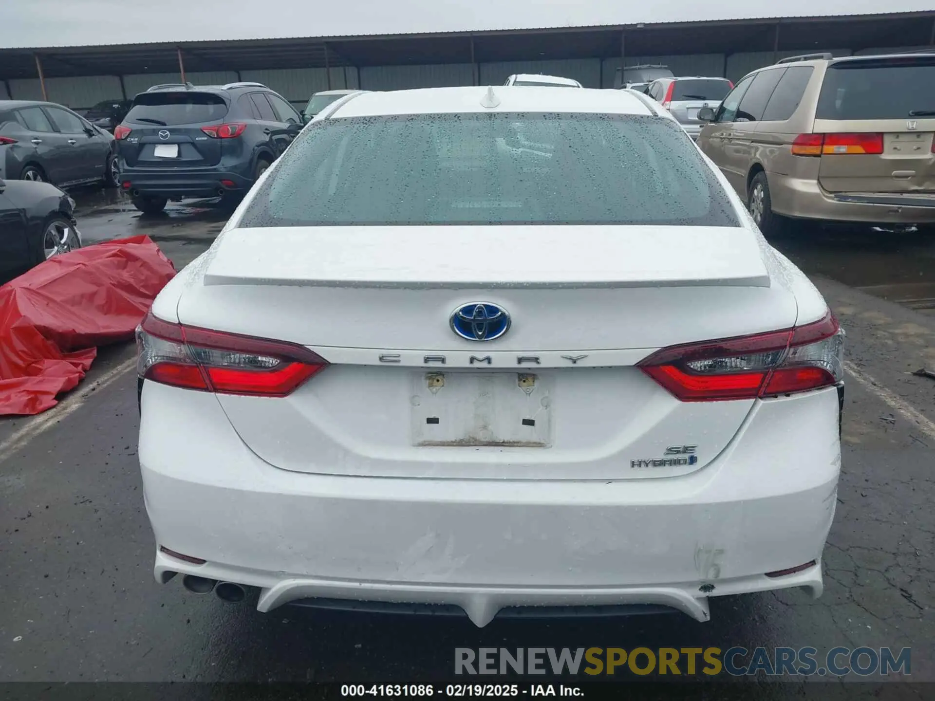 16 Photograph of a damaged car 4T1G31AKXMU024571 TOYOTA CAMRY 2021