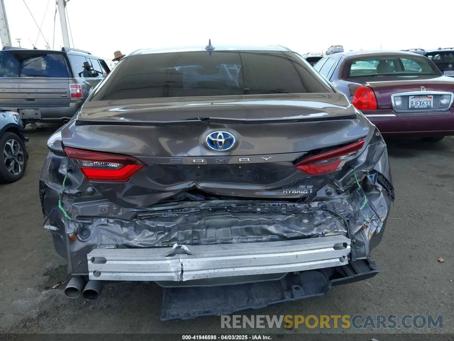 16 Photograph of a damaged car 4T1G31AKXMU028863 TOYOTA CAMRY 2021