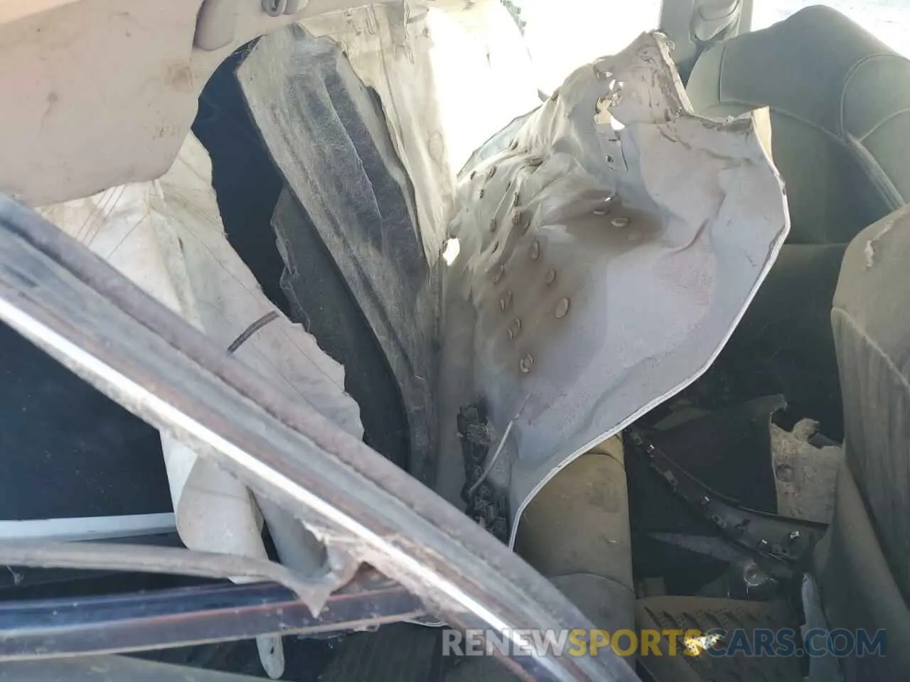 10 Photograph of a damaged car 4T1G31AKXMU555544 TOYOTA CAMRY 2021