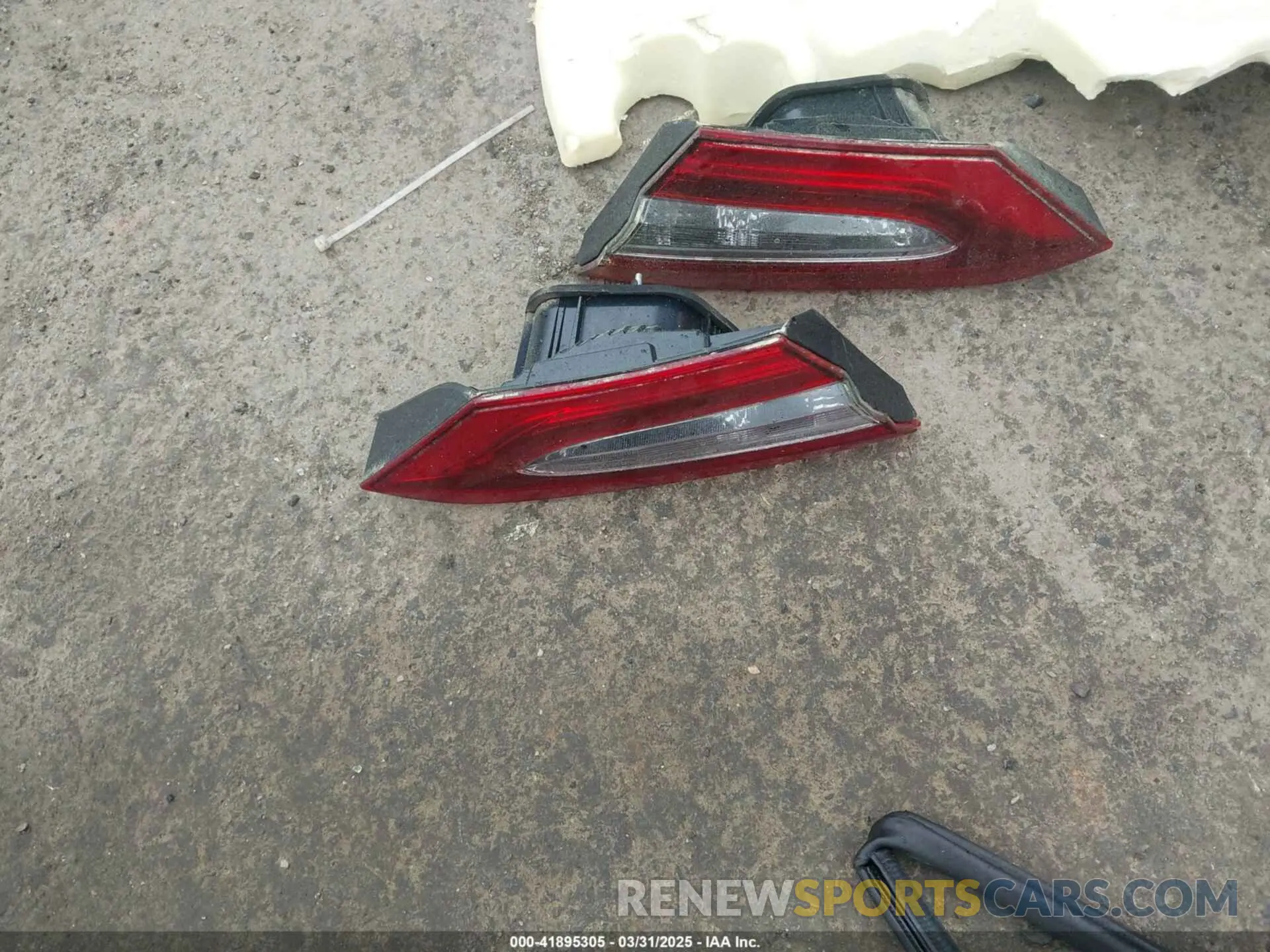 12 Photograph of a damaged car 4T1H31AK2MU558250 TOYOTA CAMRY 2021