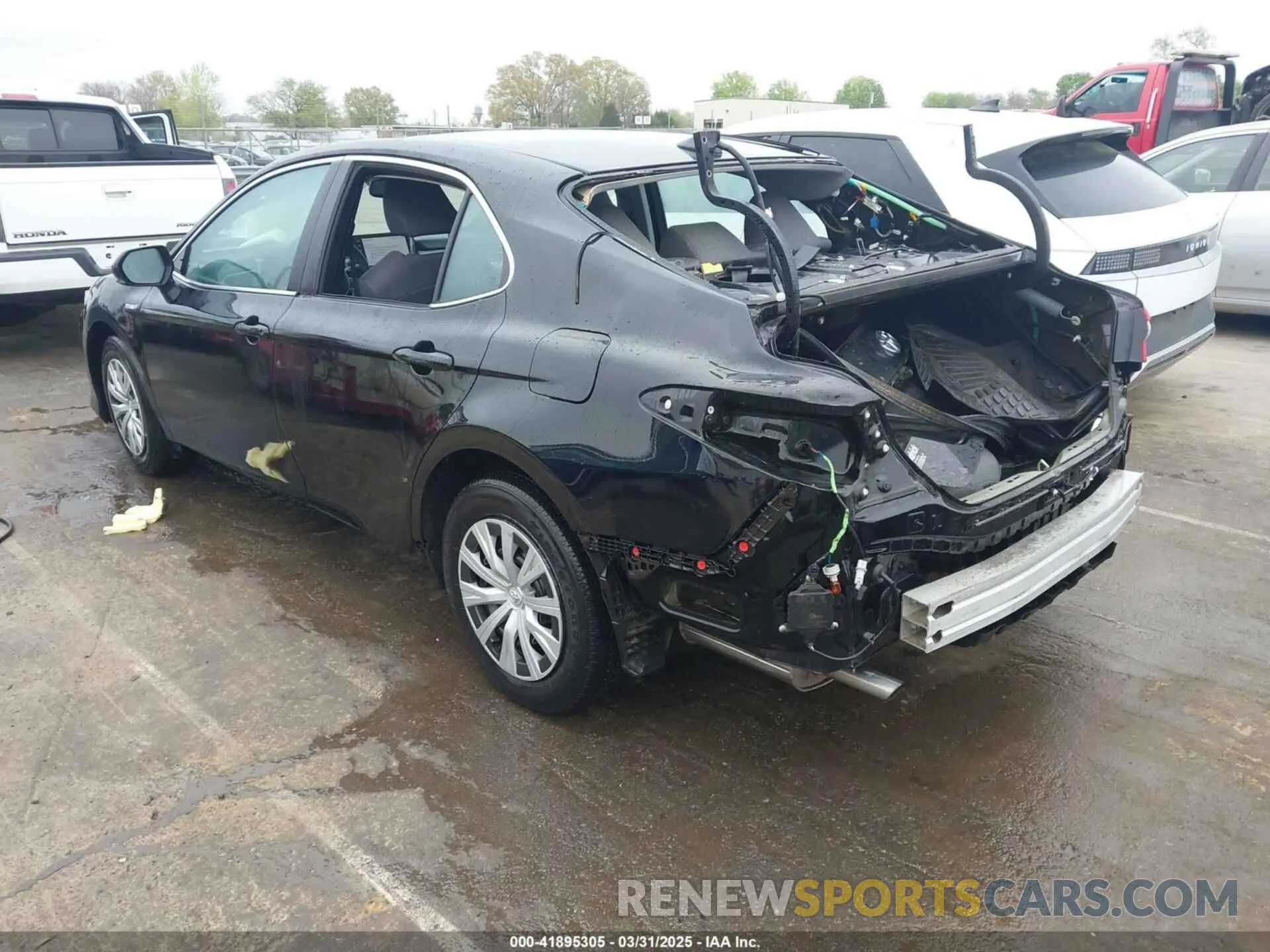 3 Photograph of a damaged car 4T1H31AK2MU558250 TOYOTA CAMRY 2021