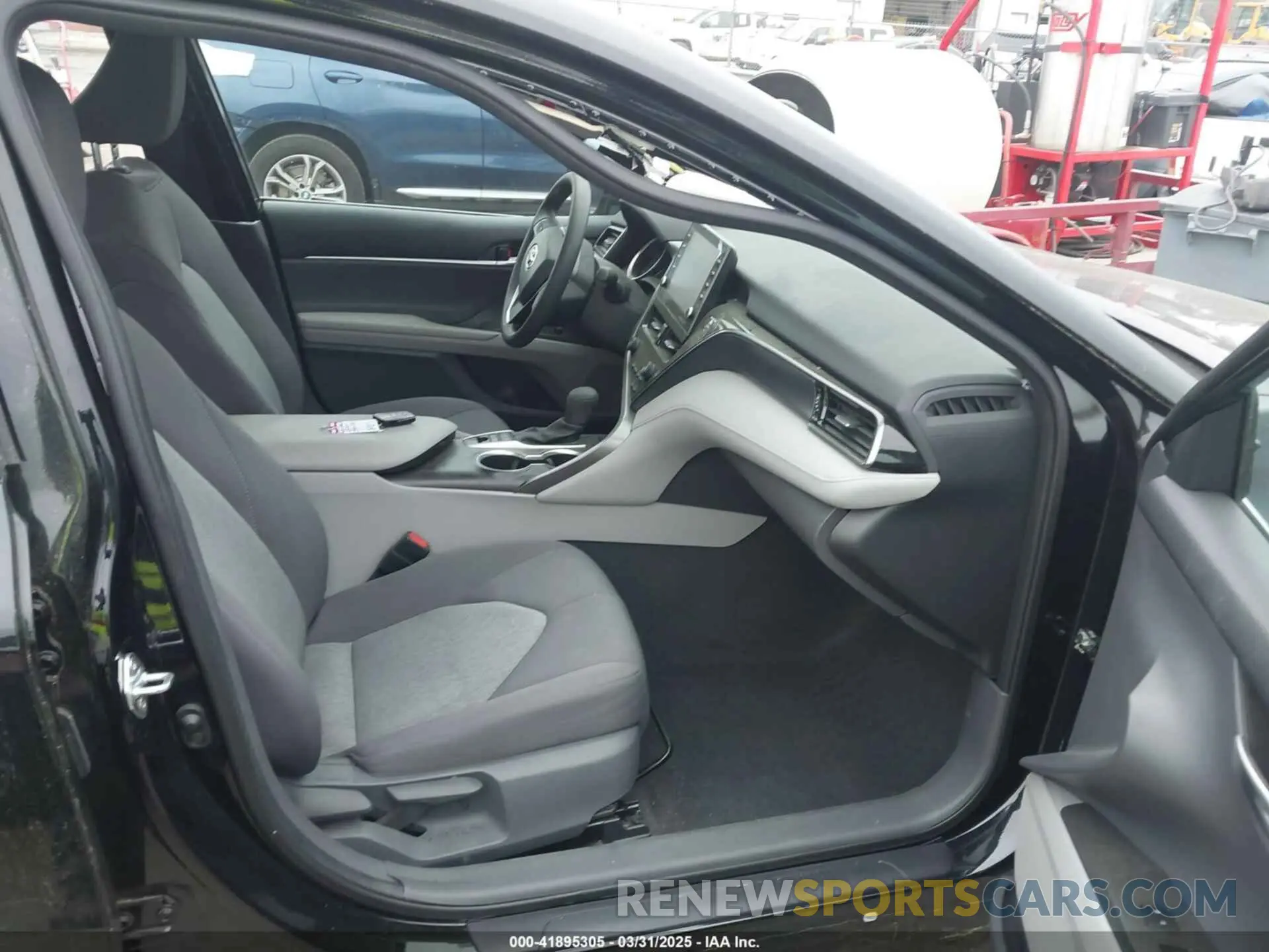 5 Photograph of a damaged car 4T1H31AK2MU558250 TOYOTA CAMRY 2021