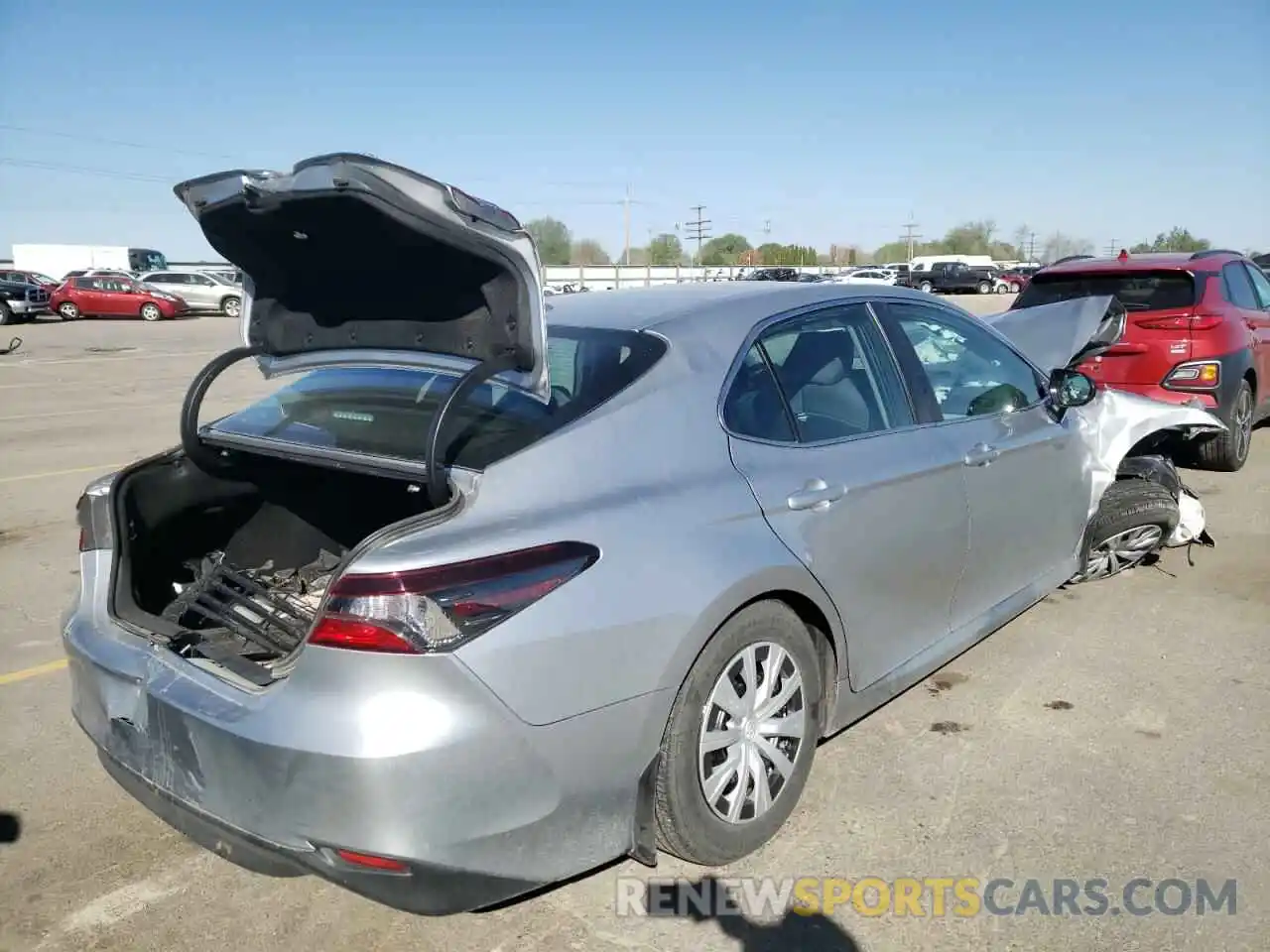 4 Photograph of a damaged car 4T1H31AK3MU559648 TOYOTA CAMRY 2021