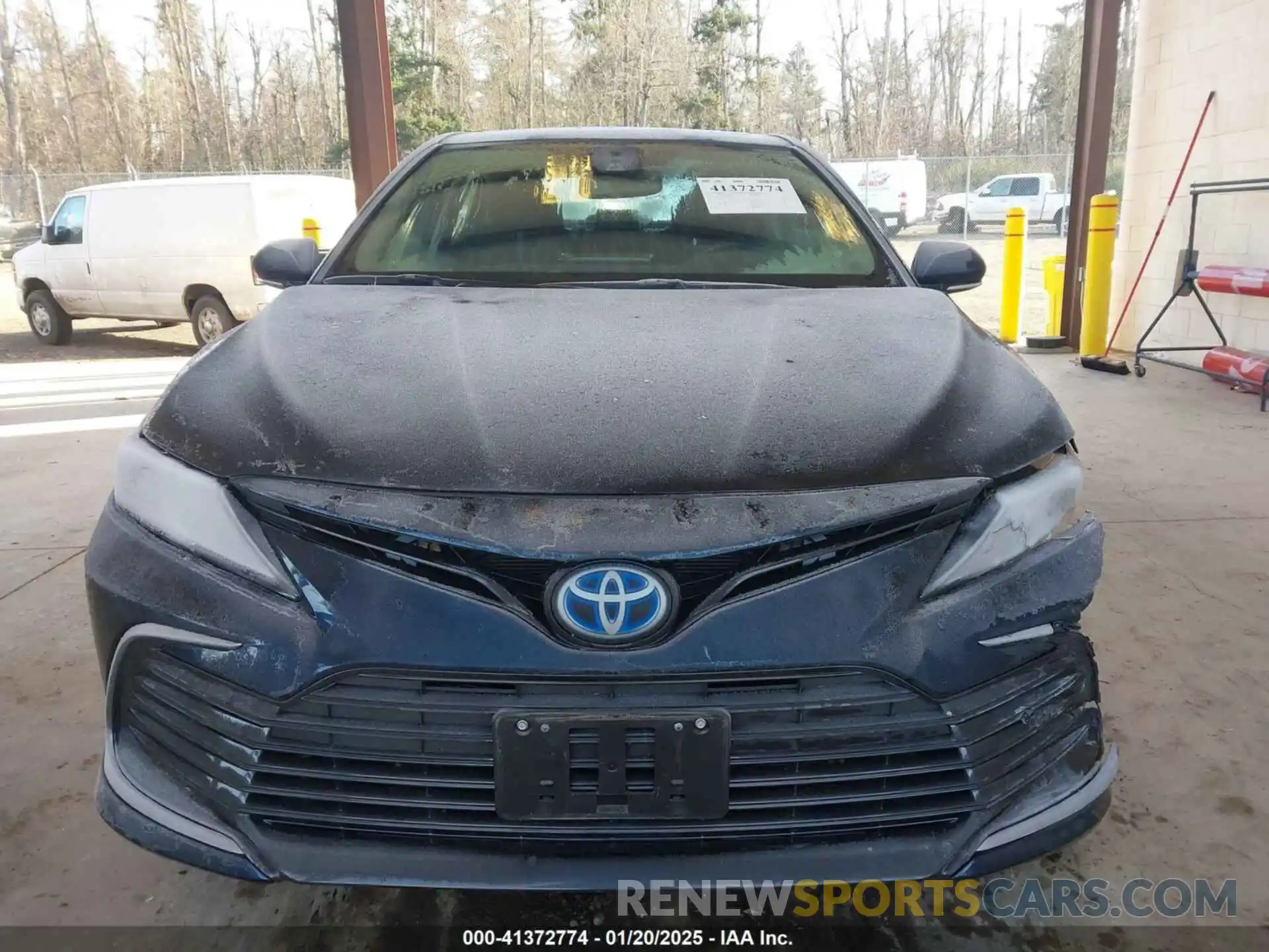 12 Photograph of a damaged car 4T1H31AK3MU569452 TOYOTA CAMRY 2021