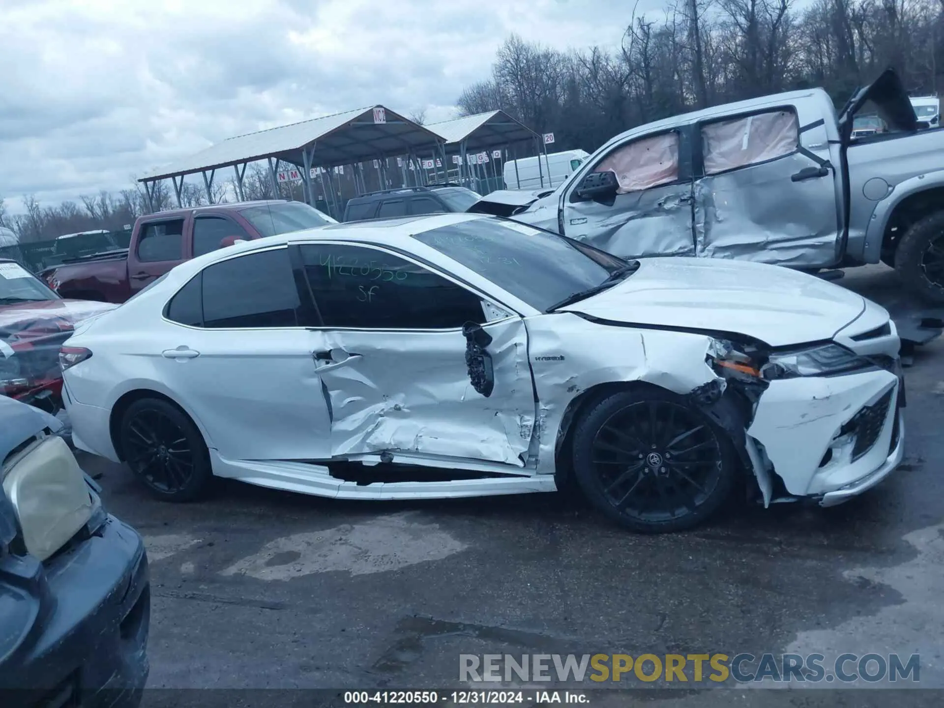 13 Photograph of a damaged car 4T1K31AK0MU552520 TOYOTA CAMRY 2021